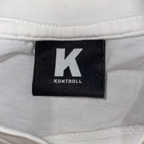 Like brand new vintage kappa t shirt with signs on the sleeves - Picture 2 of 5